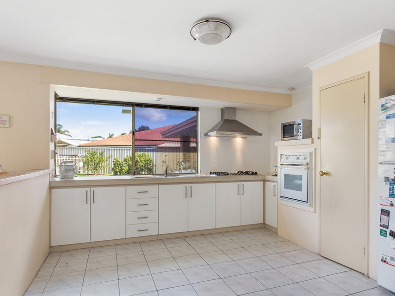 Photo - 7 Chipper Close, Leeming WA 6149 - Image 10