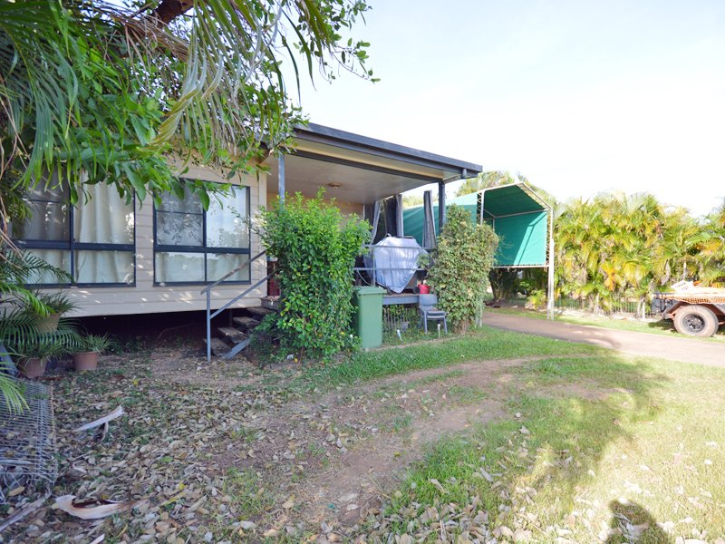 Photo - 7 Christie Ave , Nanum QLD 4874 - Image 2