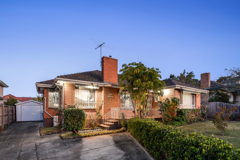 7 Christina Street, Burwood VIC 3125