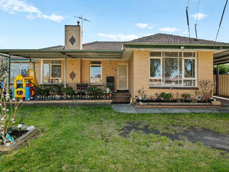 Photo - 7 Clapham Avenue, Springvale VIC 3171 - Image 1