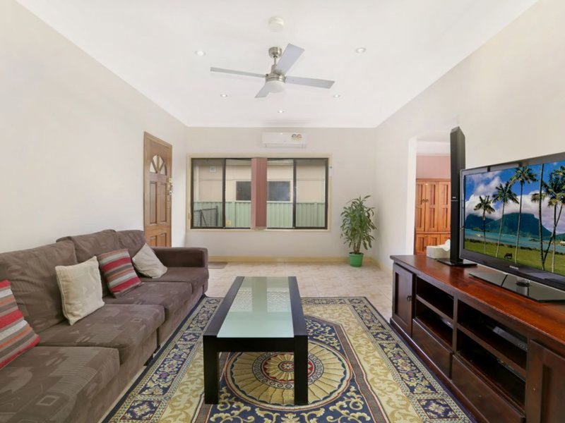 Photo - 7 Clarke Street, Bass Hill NSW 2197 - Image 3