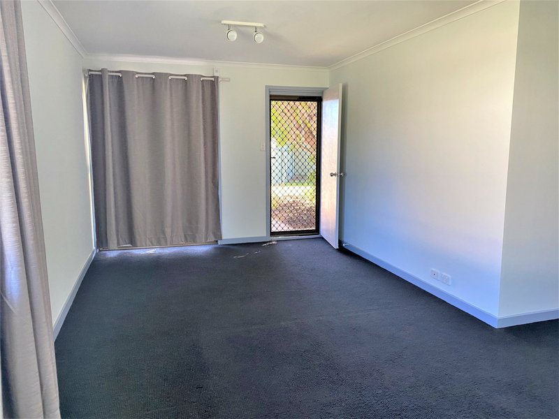 Photo - 7 Club Court, Nanango QLD 4615 - Image 3