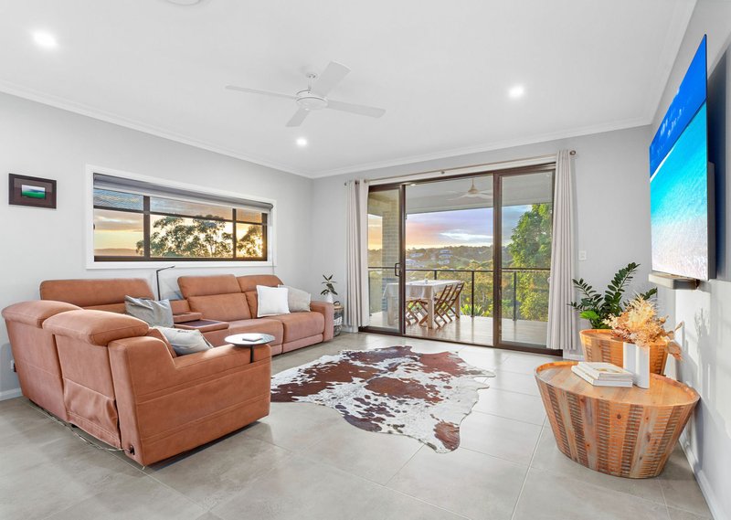 Photo - 7 Coastal View Drive, Tallwoods Village NSW 2430 - Image 12