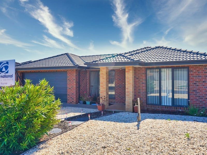 Photo - 7 College Square, Bacchus Marsh VIC 3340 - Image 2