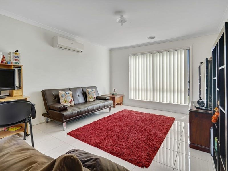 Photo - 7 College Square, Bacchus Marsh VIC 3340 - Image 7