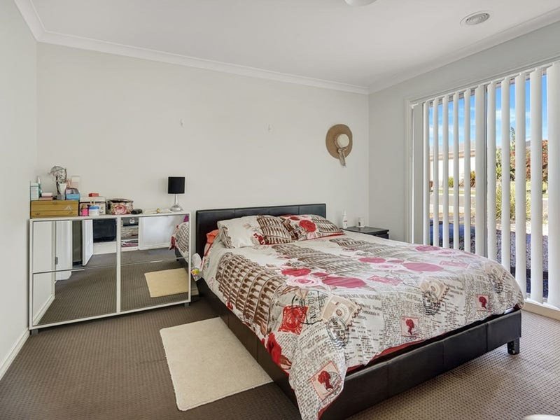 Photo - 7 College Square, Bacchus Marsh VIC 3340 - Image 8