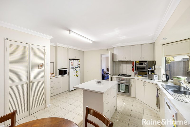 Photo - 7 Collinsville Way, Usher WA 6230 - Image 6