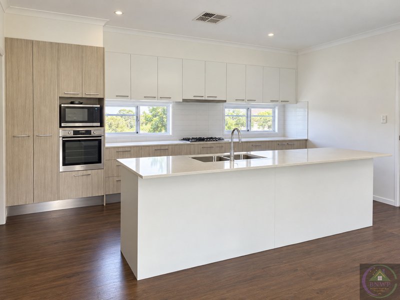 Photo - 7 Columbia Close, Upper Kedron QLD 4055 - Image 5