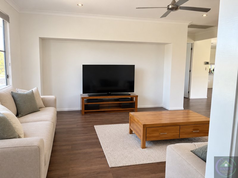Photo - 7 Columbia Close, Upper Kedron QLD 4055 - Image 8