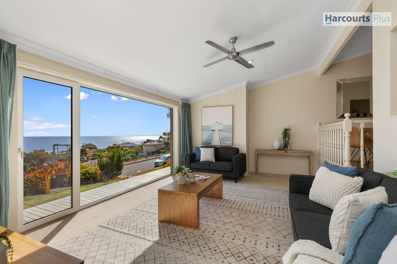 Photo - 7 Columbia Crescent, Hallett Cove SA 5158 - Image 3