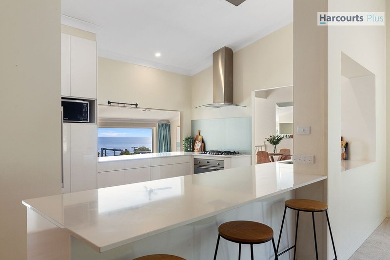 Photo - 7 Columbia Crescent, Hallett Cove SA 5158 - Image 8