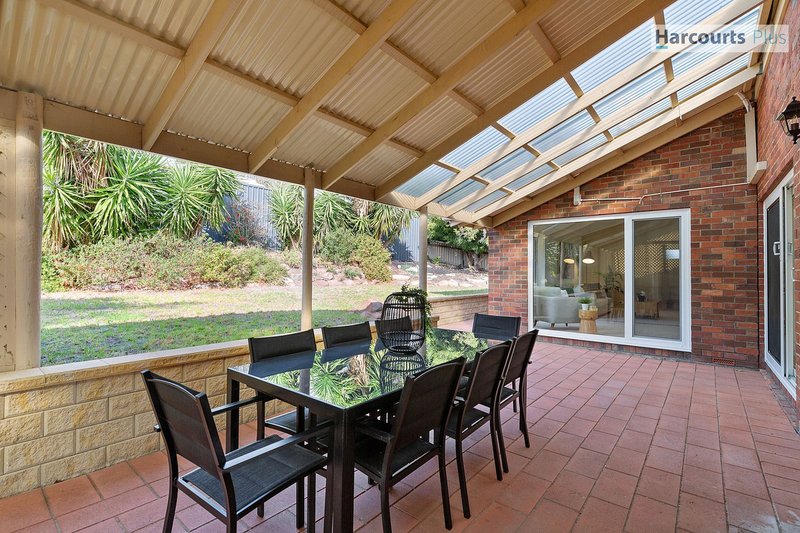 Photo - 7 Columbia Crescent, Hallett Cove SA 5158 - Image 19