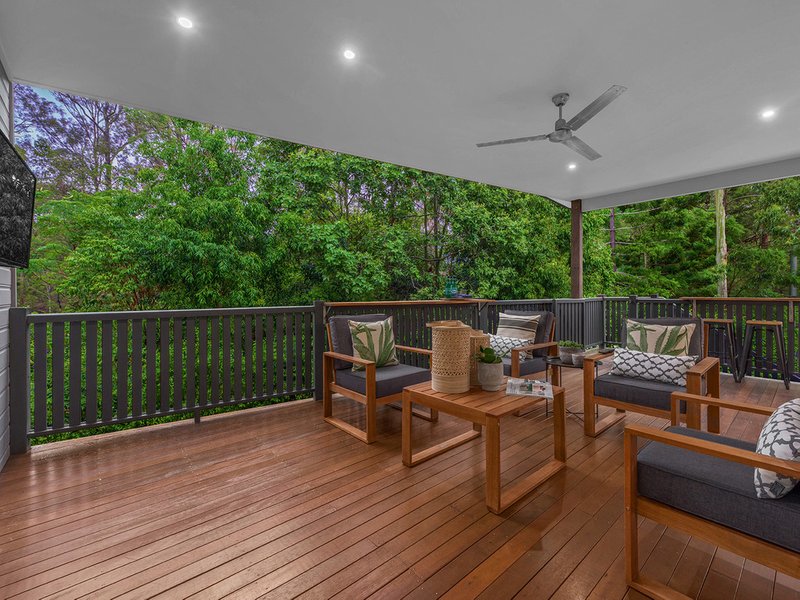 Photo - 7 Colvillea Court, Everton Hills QLD 4053 - Image 2