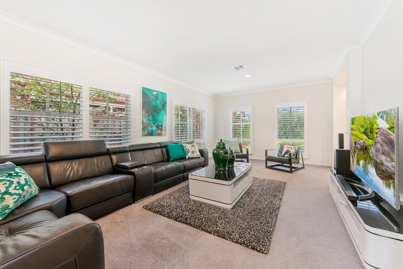 Photo - 7 Condos Court, Wantirna South VIC 3152 - Image 3