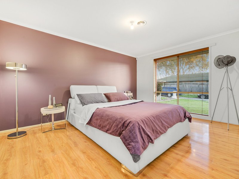 Photo - 7 Connor Mews, Cranbourne East VIC 3977 - Image 5