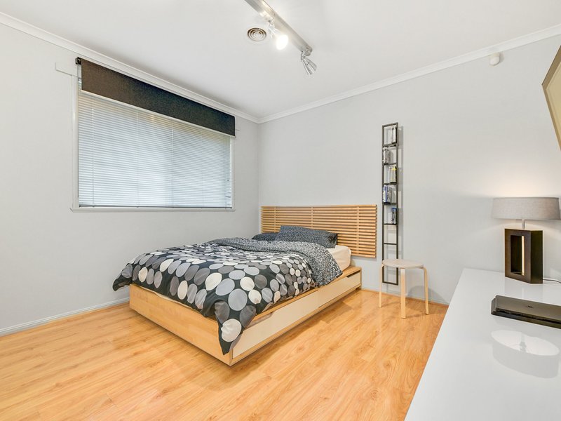 Photo - 7 Connor Mews, Cranbourne East VIC 3977 - Image 11