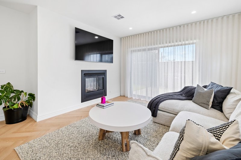 Photo - 7 Constance Street, Werribee VIC 3030 - Image 15