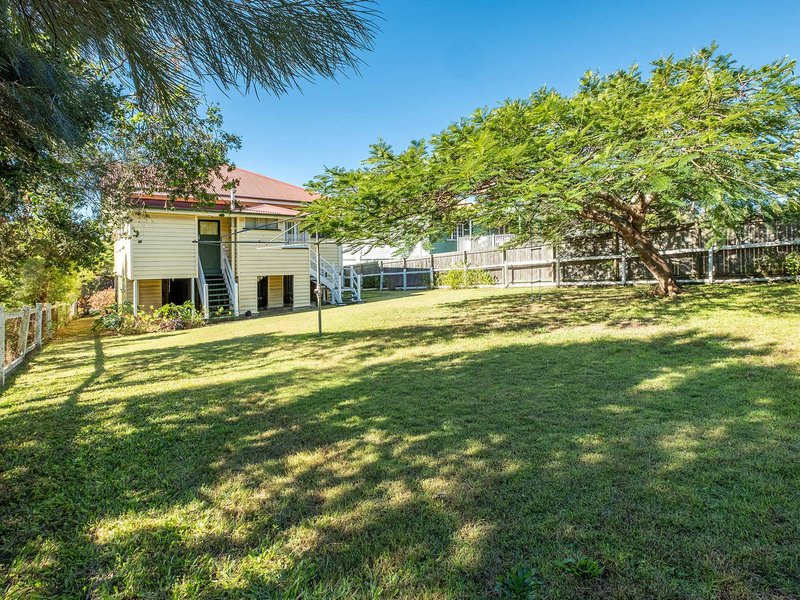 Photo - 7 Contay Street, Holland Park QLD 4121 - Image 2