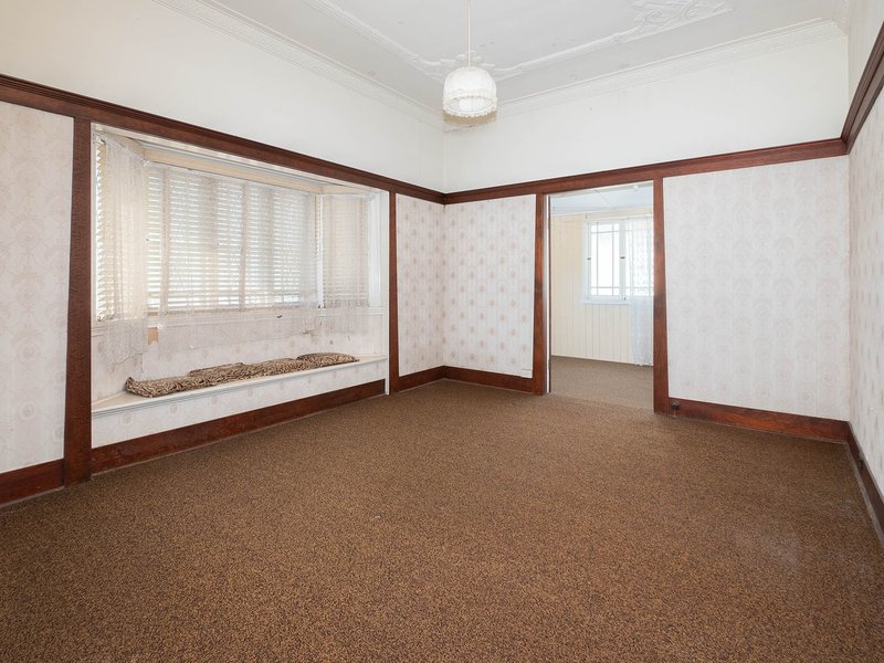 Photo - 7 Contay Street, Holland Park QLD 4121 - Image 3