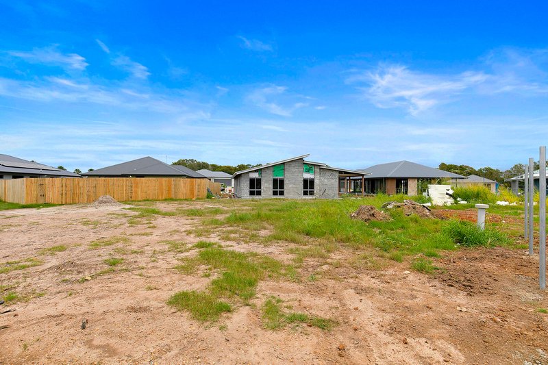 Photo - 7 Coolamon Court, Urraween QLD 4655 - Image 5