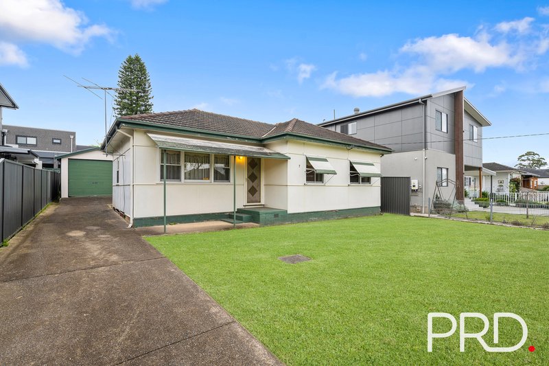 Photo - 7 Coolaroo Crescent, Lurnea NSW 2170 - Image 1
