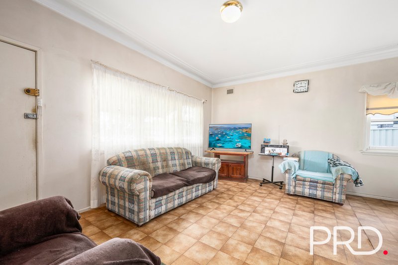 Photo - 7 Coolaroo Crescent, Lurnea NSW 2170 - Image 2