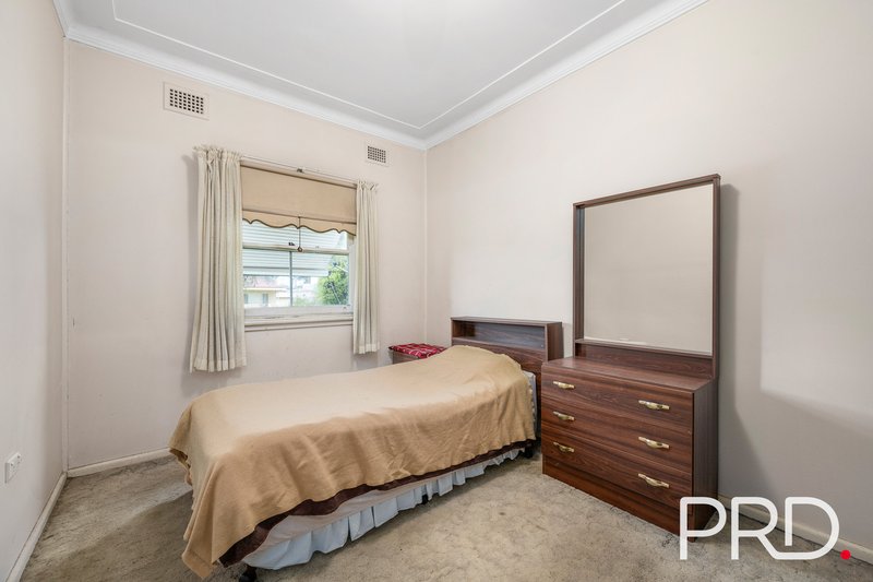 Photo - 7 Coolaroo Crescent, Lurnea NSW 2170 - Image 6