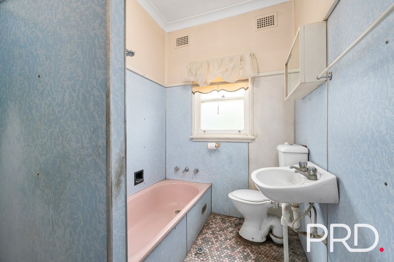 Photo - 7 Coolaroo Crescent, Lurnea NSW 2170 - Image 7
