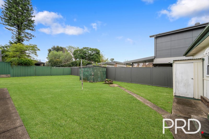 Photo - 7 Coolaroo Crescent, Lurnea NSW 2170 - Image 8