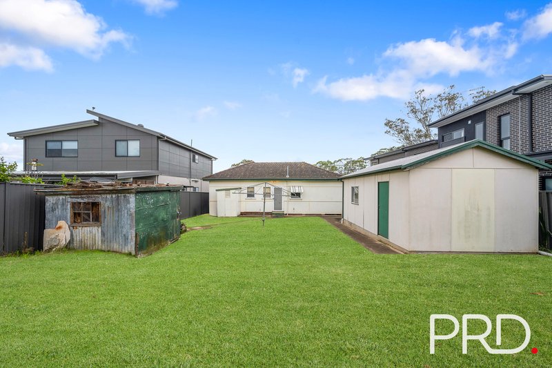 Photo - 7 Coolaroo Crescent, Lurnea NSW 2170 - Image 9