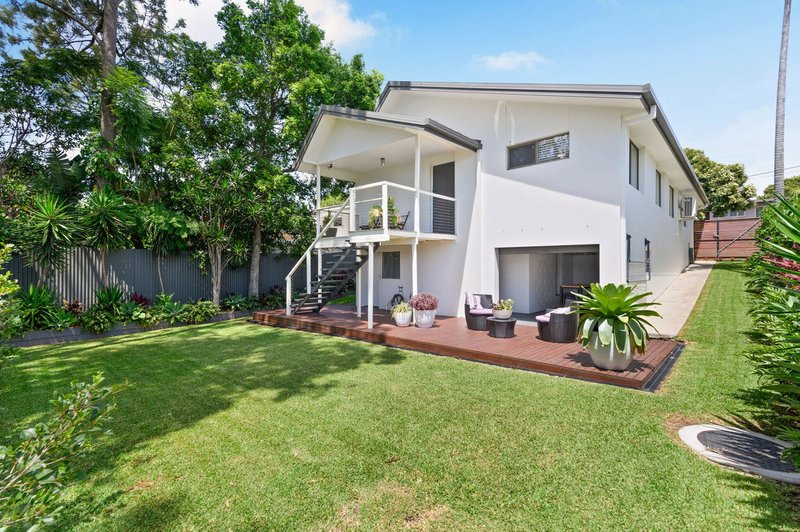 Photo - 7 Cooleroo Crescent, Southport QLD 4215 - Image 6