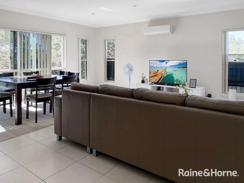 Photo - 7 Coolibah Close, Springfield Lakes QLD 4300 - Image 3