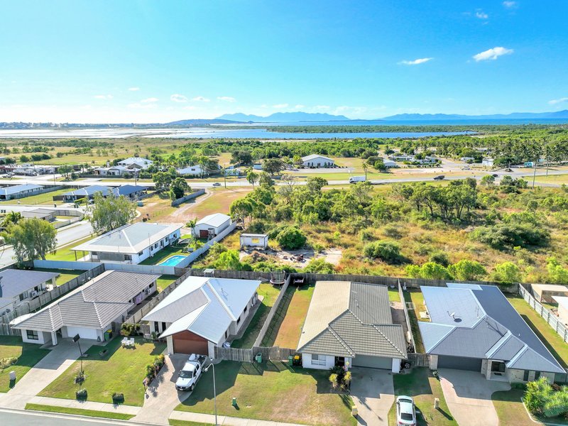 Photo - 7 Coolibah Place, Bowen QLD 4805 - Image 2