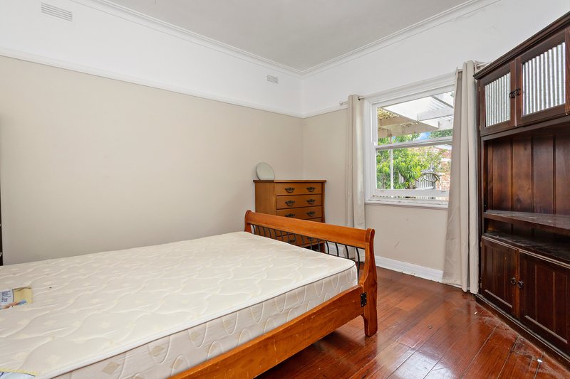 Photo - 7 Coora Road, Oakleigh South VIC 3167 - Image 8