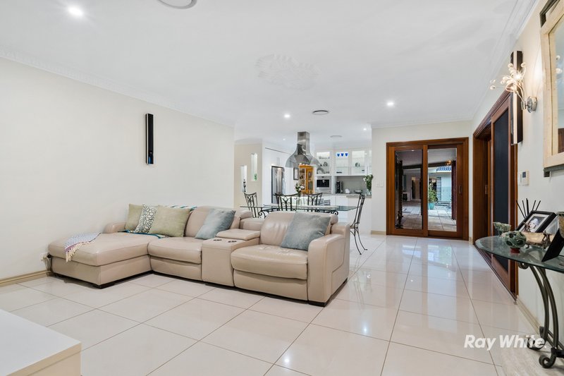 Photo - 7 Cornwall Close, Rochedale South QLD 4123 - Image 7