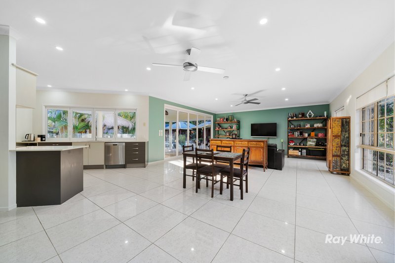 Photo - 7 Cornwall Close, Rochedale South QLD 4123 - Image 21