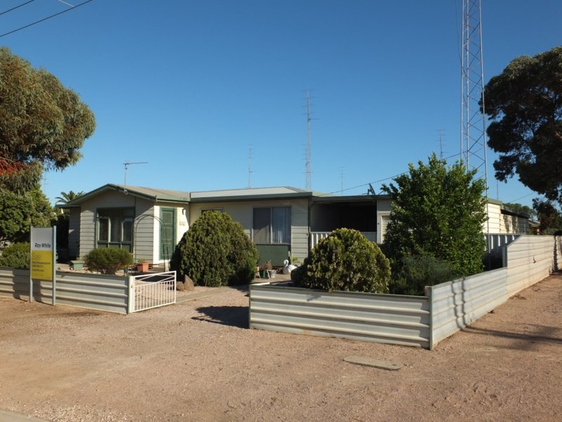 Photo - 7 Cornwall Street, Wallaroo SA 5556 - Image 2