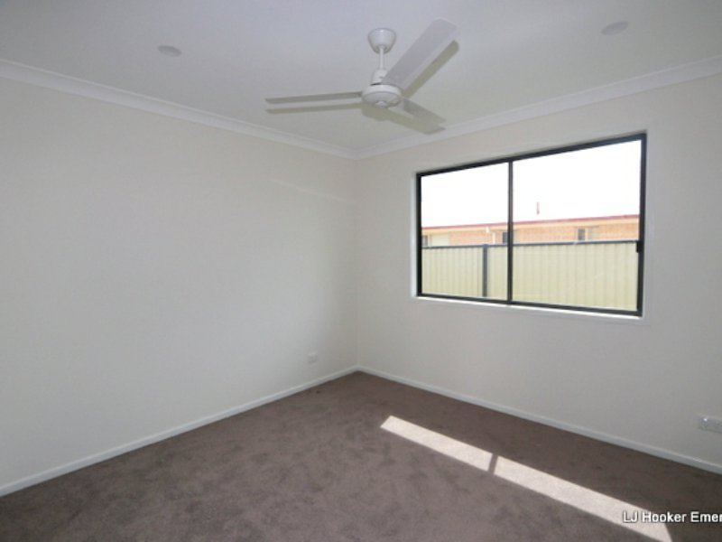 Photo - 7 Costello Court, Emerald QLD 4720 - Image 16