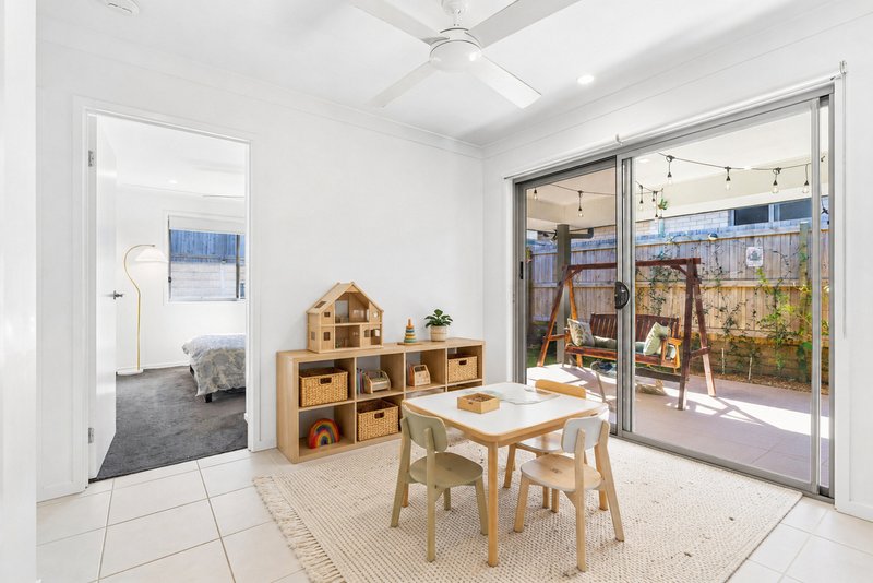 Photo - 7 Cottee Circuit, Park Ridge QLD 4125 - Image 9