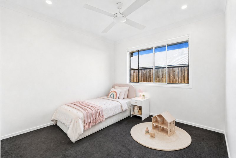 Photo - 7 Cottee Circuit, Park Ridge QLD 4125 - Image 15