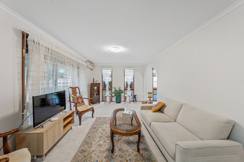 Photo - 7 Cove Court, Endeavour Hills VIC 3802 - Image 4