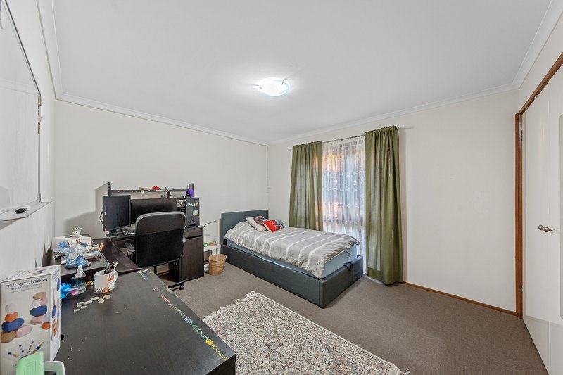 Photo - 7 Cove Court, Endeavour Hills VIC 3802 - Image 12