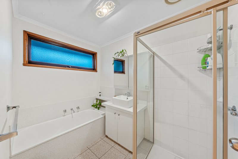 Photo - 7 Cove Court, Endeavour Hills VIC 3802 - Image 14