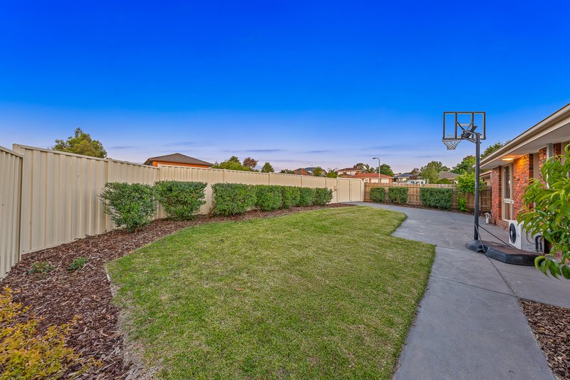 Photo - 7 Cove Court, Endeavour Hills VIC 3802 - Image 17