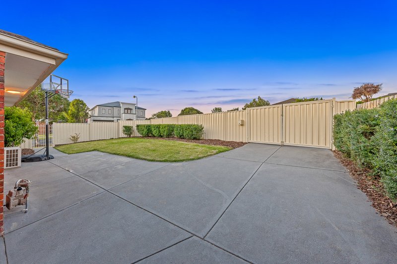 Photo - 7 Cove Court, Endeavour Hills VIC 3802 - Image 20