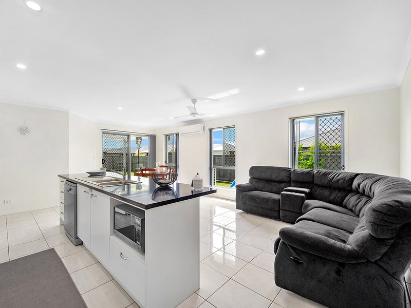 Photo - 7 Cowrie Crescent, Burpengary East QLD 4505 - Image 5