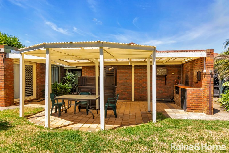 Photo - 7 Craigmore Place, Melton West VIC 3337 - Image 13