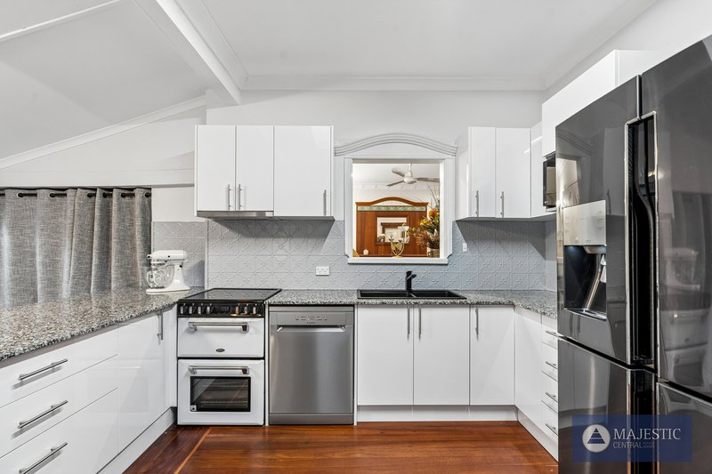 Photo - 7 Cranford Avenue, Brentwood WA 6153 - Image 4