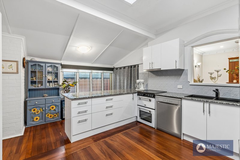 Photo - 7 Cranford Avenue, Brentwood WA 6153 - Image 3