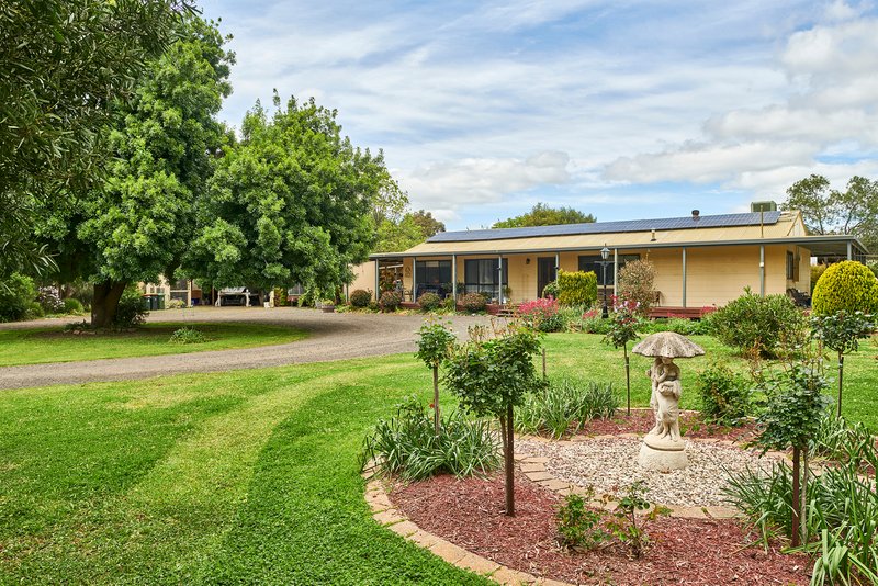 7 Craven Crescent, Heathcote VIC 3523